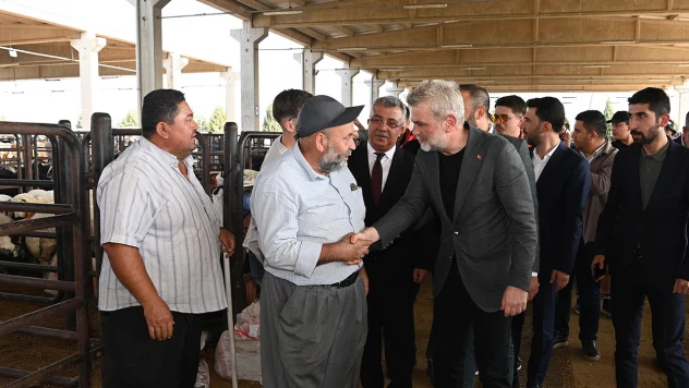 Başkan Fırat Görgel, 'Tüm ekiplerimizle bayramda sahada görev başındayız'