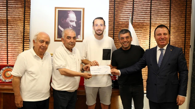 Başkan Narlı'dan Gol Kralı Aykut Çift'e 500 bin TL'lik özel ödül