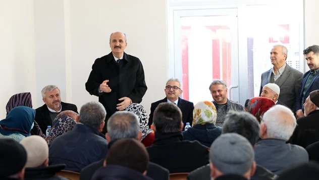 Başkan Okay, TOKİ konutlarında yaşayan vatandaşlarla bir araya geldi