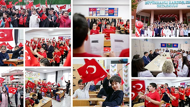 Bayrak Sevgisi temalı ilk derste Bakan Tekin, öğretmen ve öğrencilerle buluştu