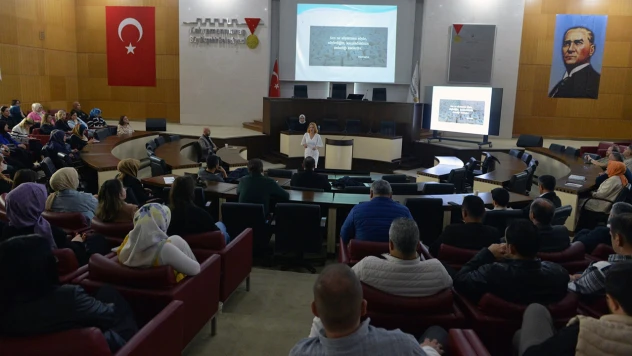 Belediye personeline stres yönetimi ve beden dili eğitimi