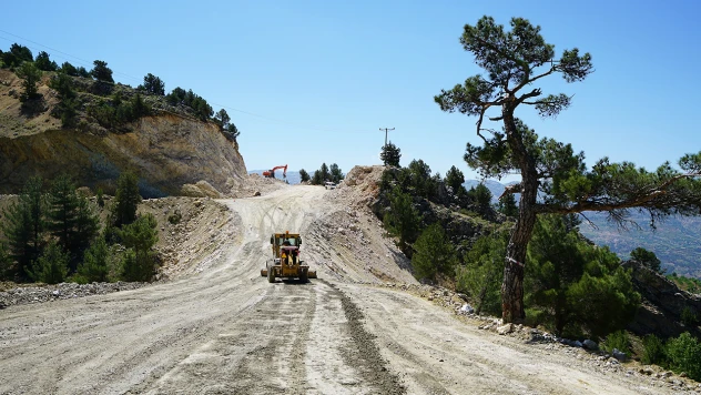 Bertiz'de iki yakayı birleştiren yolun inşası başladı