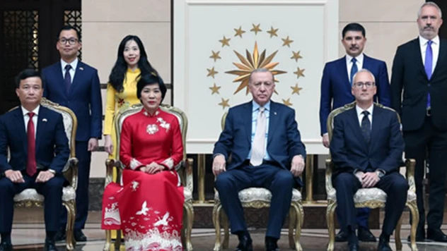 Beş ülkenin büyükelçilerinden Erdoğan'a güven mektubu