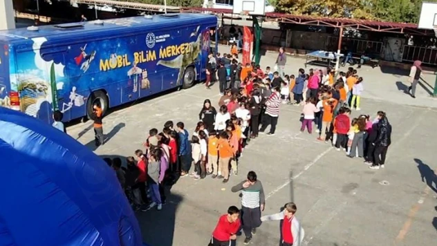 Bilim otobüsü Türkiye yollarında