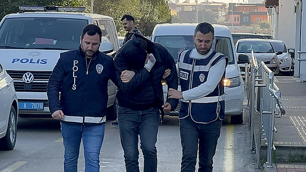 Birbirlerini darbeden boşanmış çift gözaltına alındı