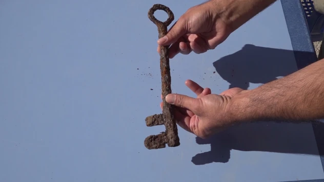 Bitlis Kalesi'ndeki kazılarda ana giriş kapısının anahtarı bulundu