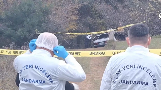 Boşanmış çift otomobil içinde ölü bulundu