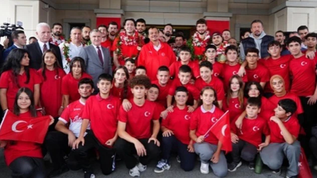 Bu gurur tablosu, aziz milletimize armağan olsun