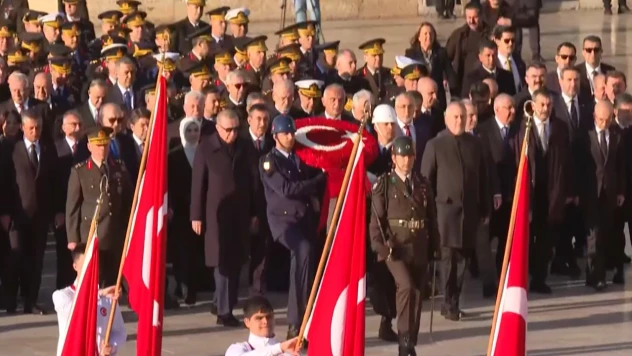 Büyük Önder Atatürk için Anıtkabir'de devlet töreni düzenlendi