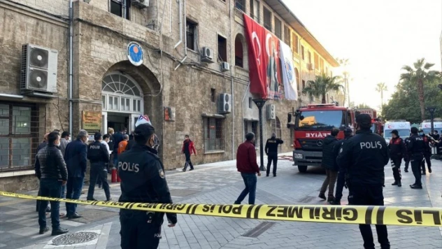 Büyükşehir Belediyesi hizmet binasında yangın çıktı