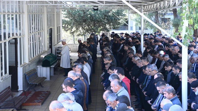 Büyükşehir Personeli Zülkif Katmış, son yolculuğuna uğurlandı