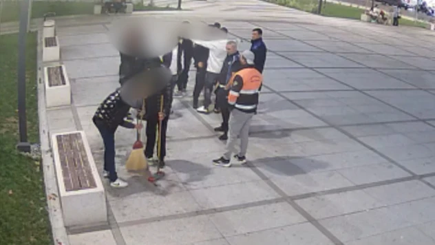 Çekirdek kabuklarını atan gençlere temizlik cezası