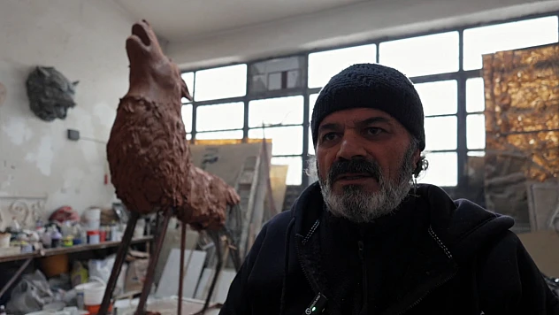 Cengiz Göğebakan, babasından esinlendiği mesleğinde yüzlerce esere imza attı