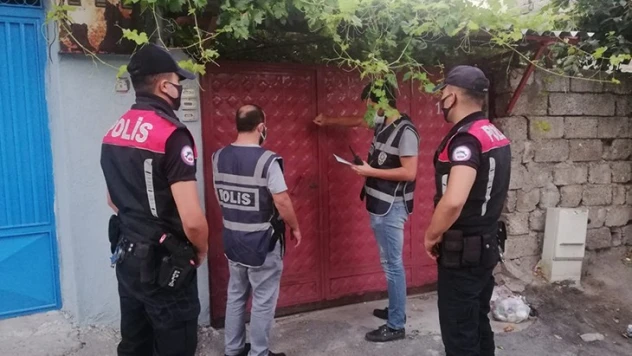 Çeşitli suçlardan aranan 67 kişiden 42'si tutuklandı