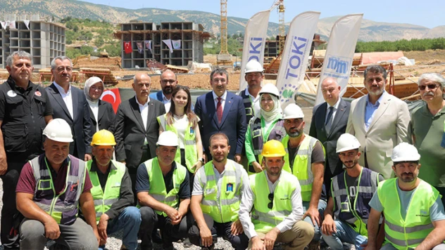 Cevdet Yılmaz: Asrın felaketine, asrın dayanışmasıyla karşılık verdik