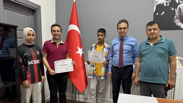 Çevre için seferber olan öğretmen ve öğrencisine teşekkür