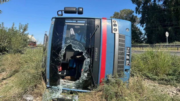 Cezaevi aracı devrildi! Çok sayıda yaralı var