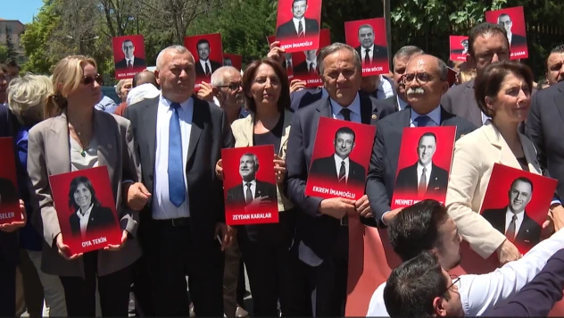 CHP'li milletvekilleri, TBMM'den Adalet Bakanlığına yürüdü