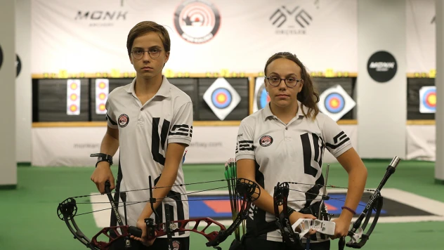 Çift yumurta ikizi okçuların hedefi milli forma