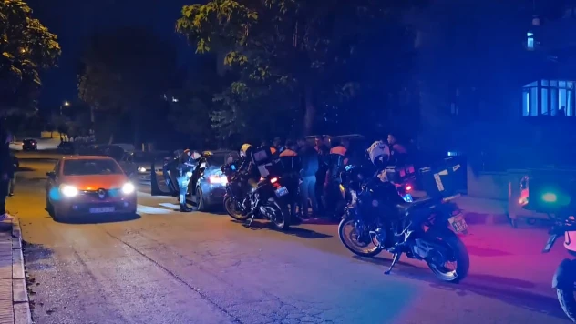 Çıkan silahlı kavgada biri polis 2 kişi yaralandı