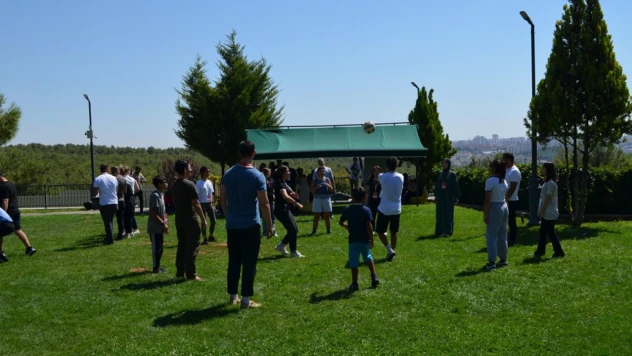 Çocuklar rol modellerle bir araya gelecek