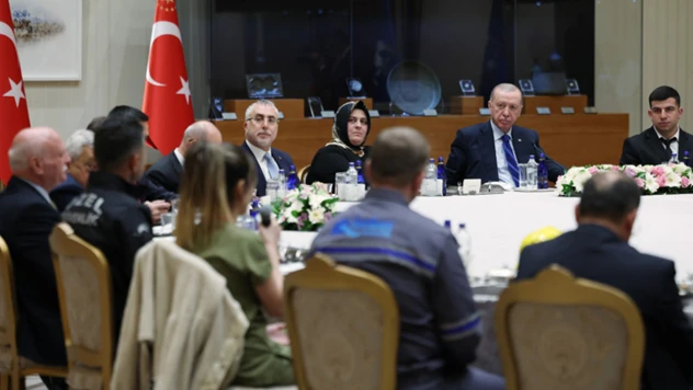 Cumhurbaşkanı Erdoğan, işçi ve işverenlerle görüştü! Emekçilerin haklarını koruyacağız