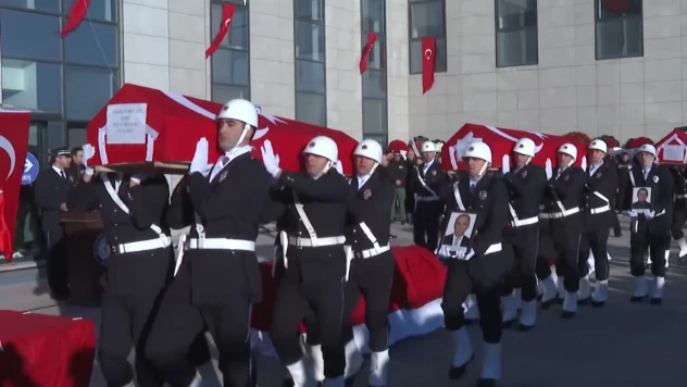 DEAŞ operasyonunda şehit polisler son yolculuğuna uğurlandı