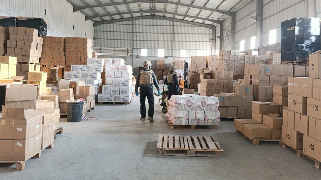 Deposunda patlayıcı ve yanıcı madde bulunduran zanlı tutuklandı