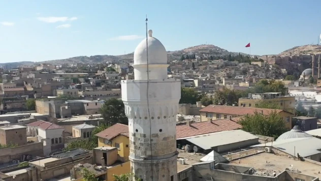 Depremde hasar gören 5 asırlık caminin restorasyonu tamamlandı