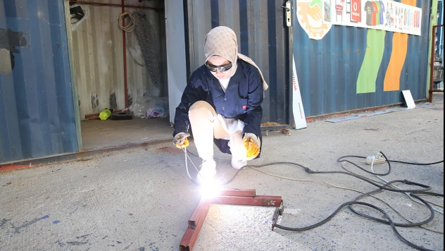 Depremde iş yeri yıkılan kadın girişimcinin yüzü yeni atölyeyle güldü