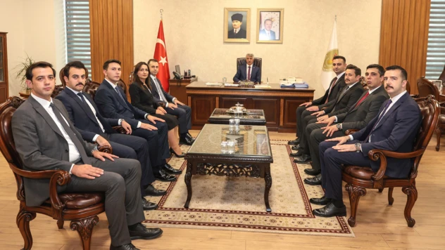 Depremde özverili çalışan Kaymakam adaylarına başarı belgesi