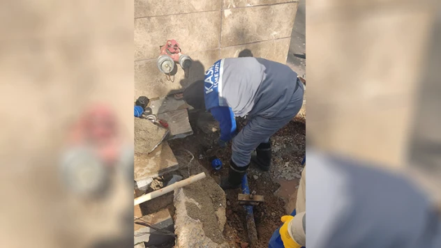 Depremde zarar gören su hatlarının onarımı başladı