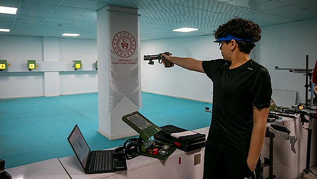 Depremin acılarını sporla hafifletti