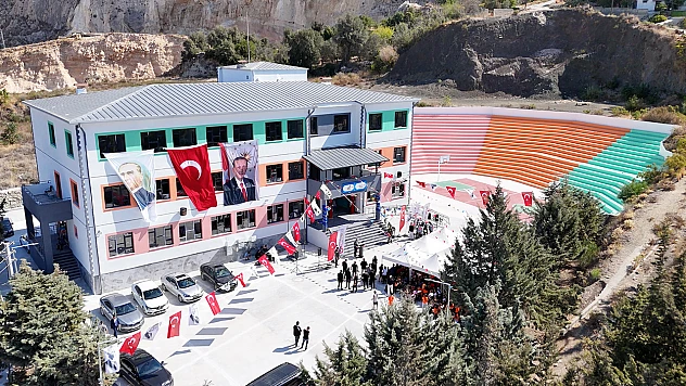 Depremlerden etkilenen Hatay, Adana ve Osmaniye'ye 292 yeni okul