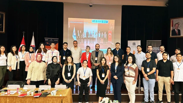 Depremzede gençler geleceği kodladı