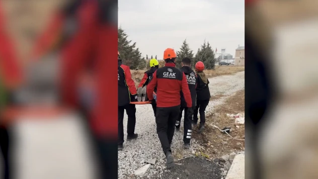 Depremzede gençlerden oluşan 90 kişilik tim hayat kurtarmaya hazır