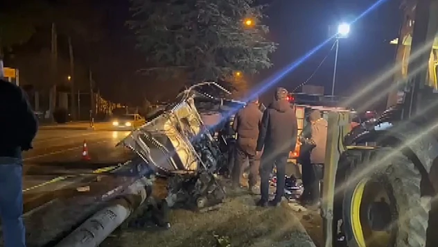 Devrilen otomobilin sürücüsü öldü