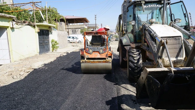 Dulkadiroğlu ilçesinde asfalt mesaisi sürüyor