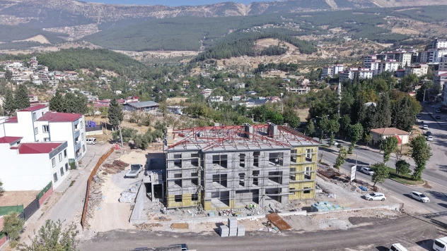 Dulkadiroğlu'nun yeni sosyal merkezi hızla yükseliyor