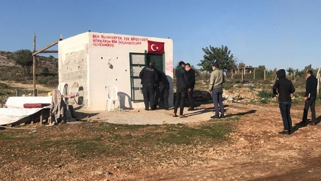 Dumandan zehirlenen 2 kişiden biri öldü