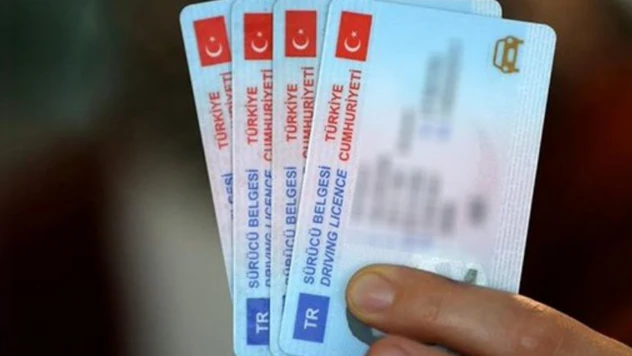 Ehliyeti olanların dikkatine! Sürücü belgelerinin yenilenme süresi uzatıldı