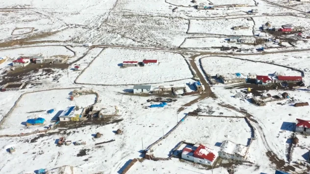 Ekim ayında köyler beyaza büründü