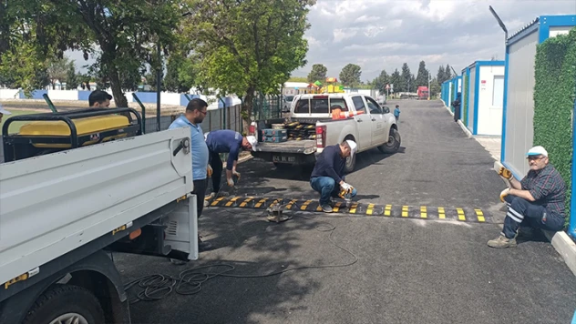 Ekipler trafik güvenliği için sahada