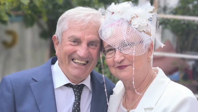 Emekli öğretmen çift 50 yıl sonra nikah tazeledi