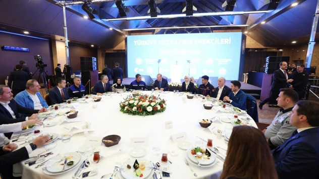 Erdoğan, Türkiye Yüzyılı'nın emekçileri iftar buluşması programına katıldı