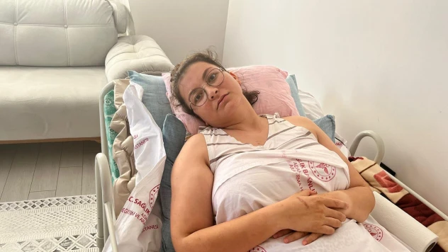 Eşi tarafından balkondan atıldığı öne sürülen kadın felç kaldı