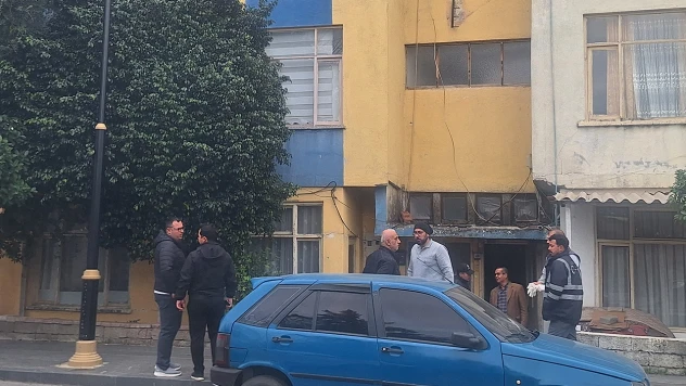 Eşi ve kızını öldüren güvenlik görevlisi teslim oldu