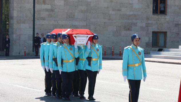 Eski sağlık bakanı Şıvgın için Meclis'te cenaze töreni düzenlendi