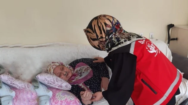 Evde Bakıma Destek, pilot uygulaması 3 ilde başlatıldı