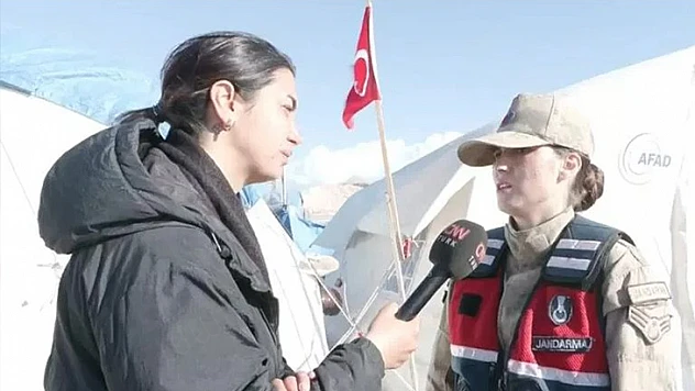 Evlat acısını yüreğine gömüp yardıma koştu